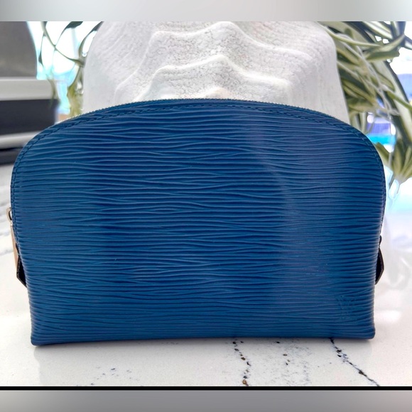 Louis Vuitton Epi Leather Cosmetic
Pouch COA in photos from Legit Grails! - Picture 1 of 13